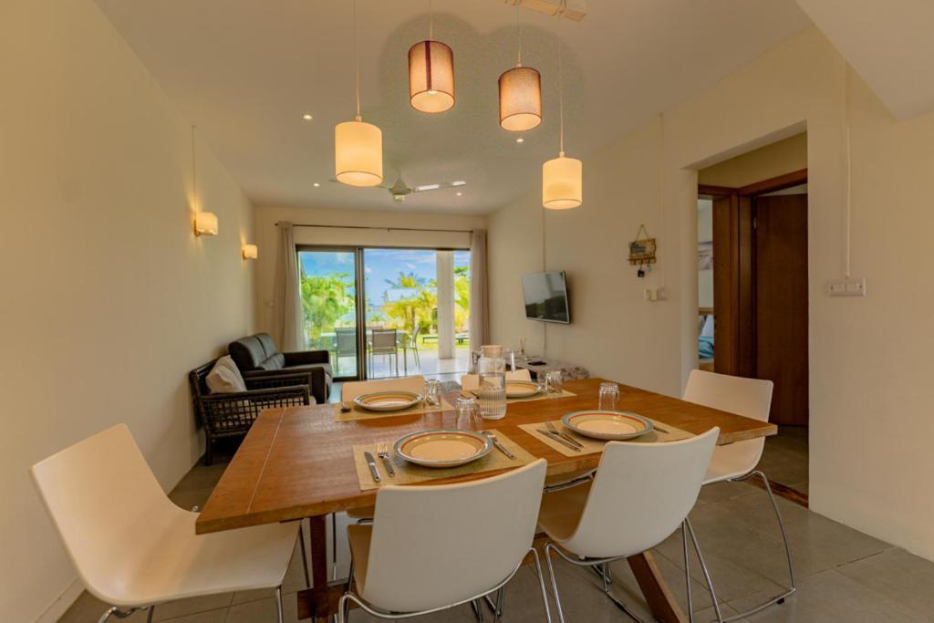 Stella Marris Beachfront Villa Pointe aux Sable Exterior foto